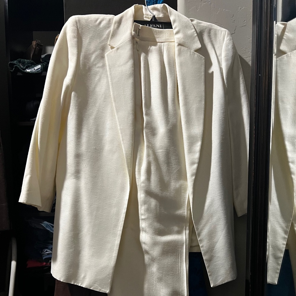 Alfani off white pansuit